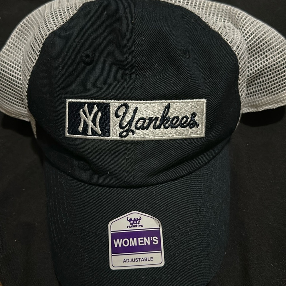 New York Yankees women’s mash hat